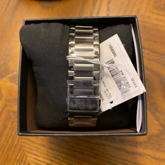 MAKE AN OFFER Brand New Men’s Coach Watch